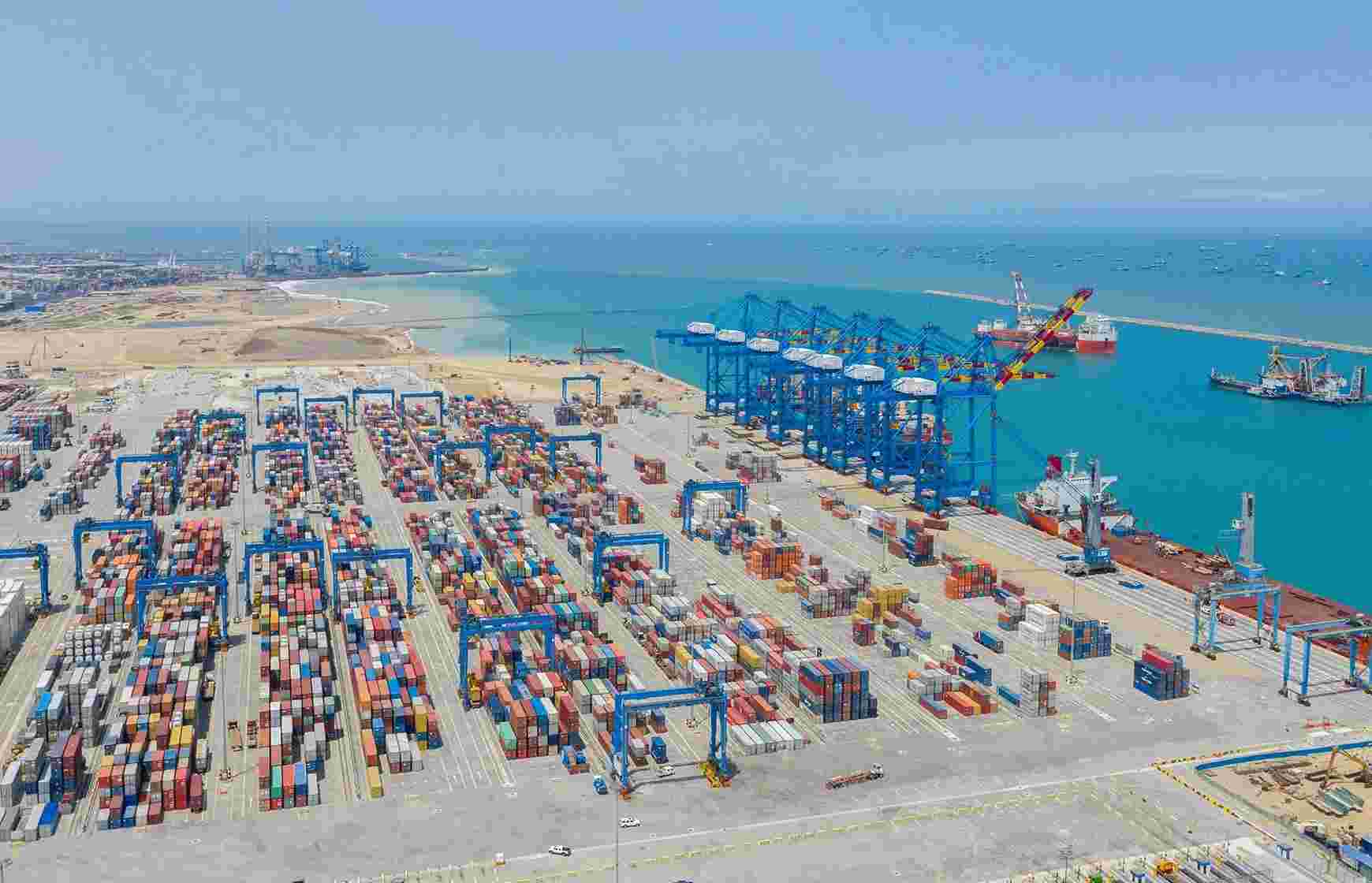 Terminales portuarios peruanos incrementaron 9.8% el movimiento de contenedores en el 2025